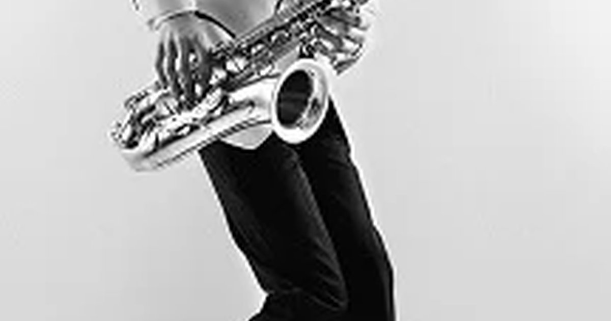 Афиша «2x2 Saxophone Quartet и Яна Дельмас. Джаз на сцене Noisy River»