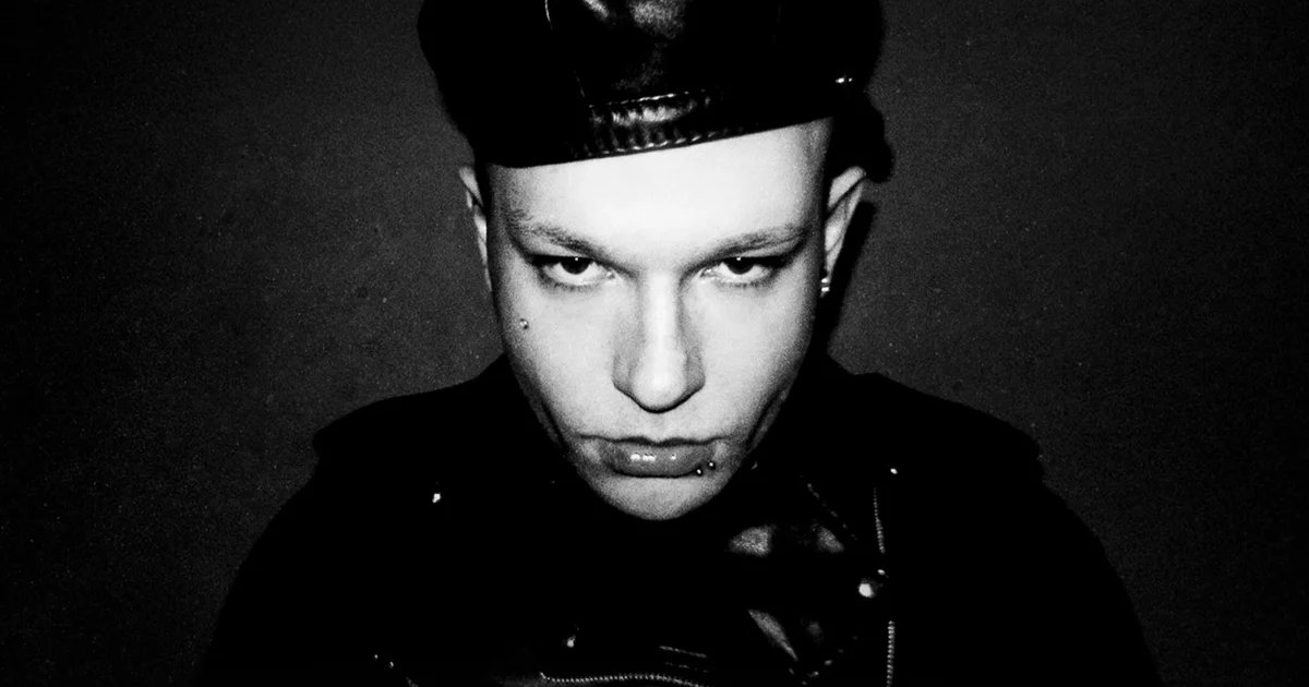 Афиша «Huzzy B»