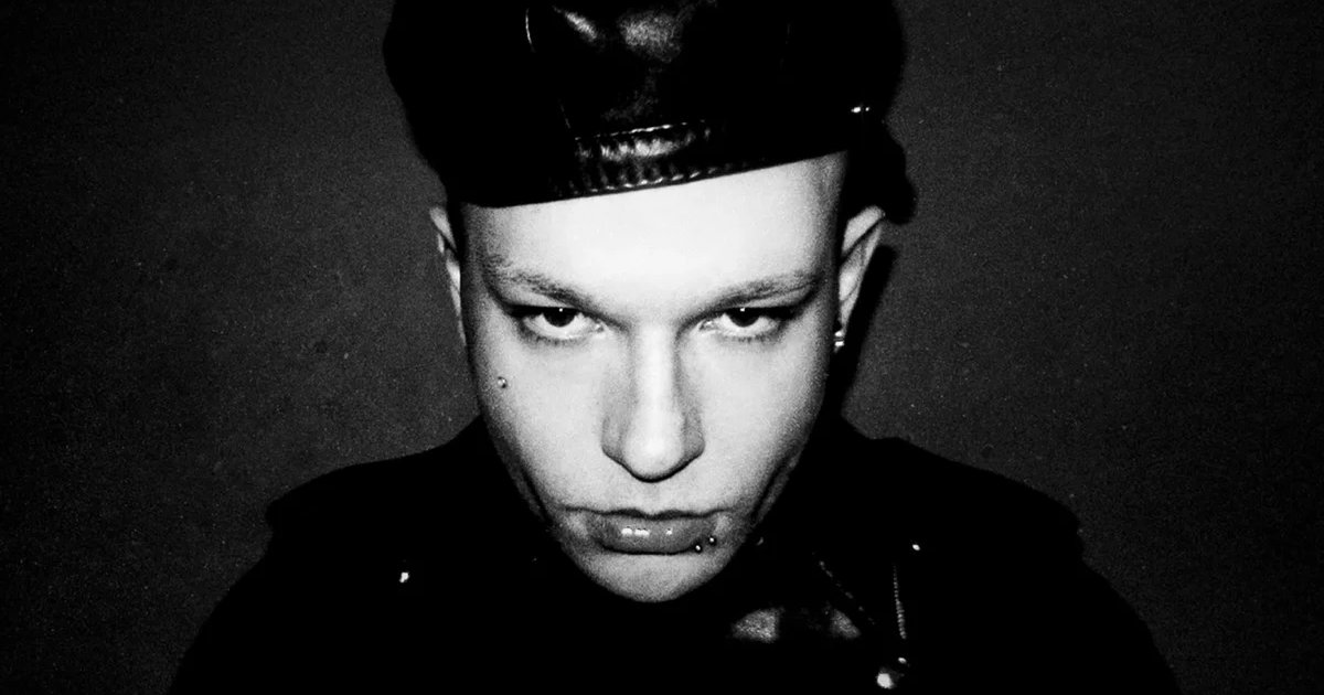Афиша «Huzzy B»