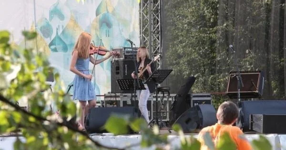 Афиша «Когда деревья были большими»