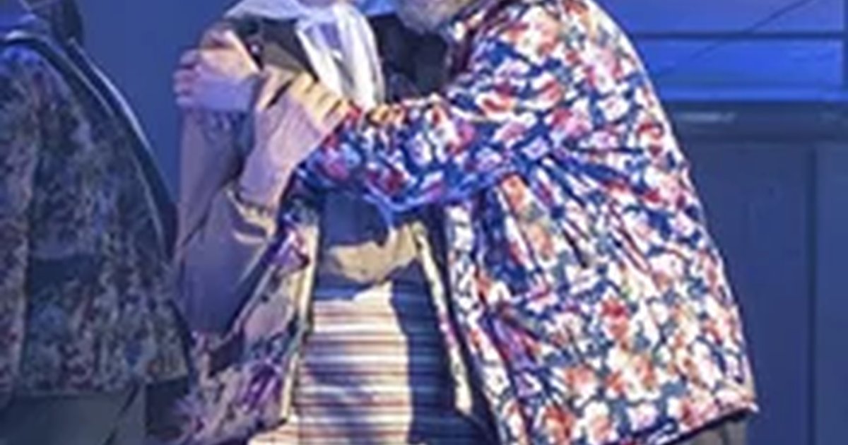Афиша «Любовь и голуби»