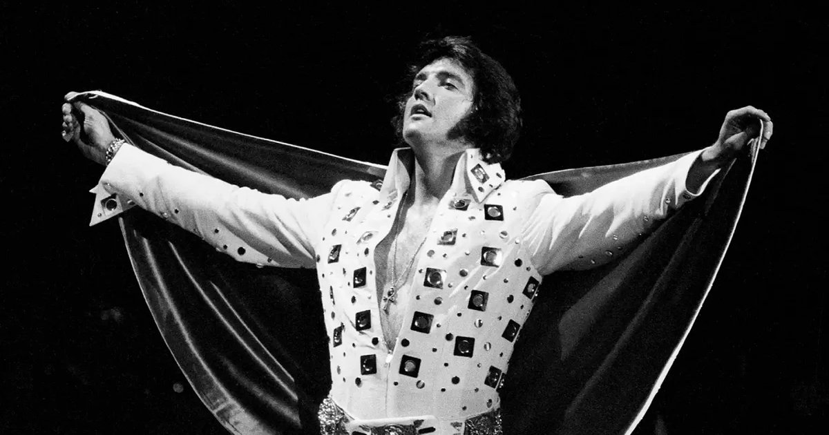 Афиша «МАГИЯ СВЕЧЕЙ. «Elvis Presley Tribute» в Оранжерее»