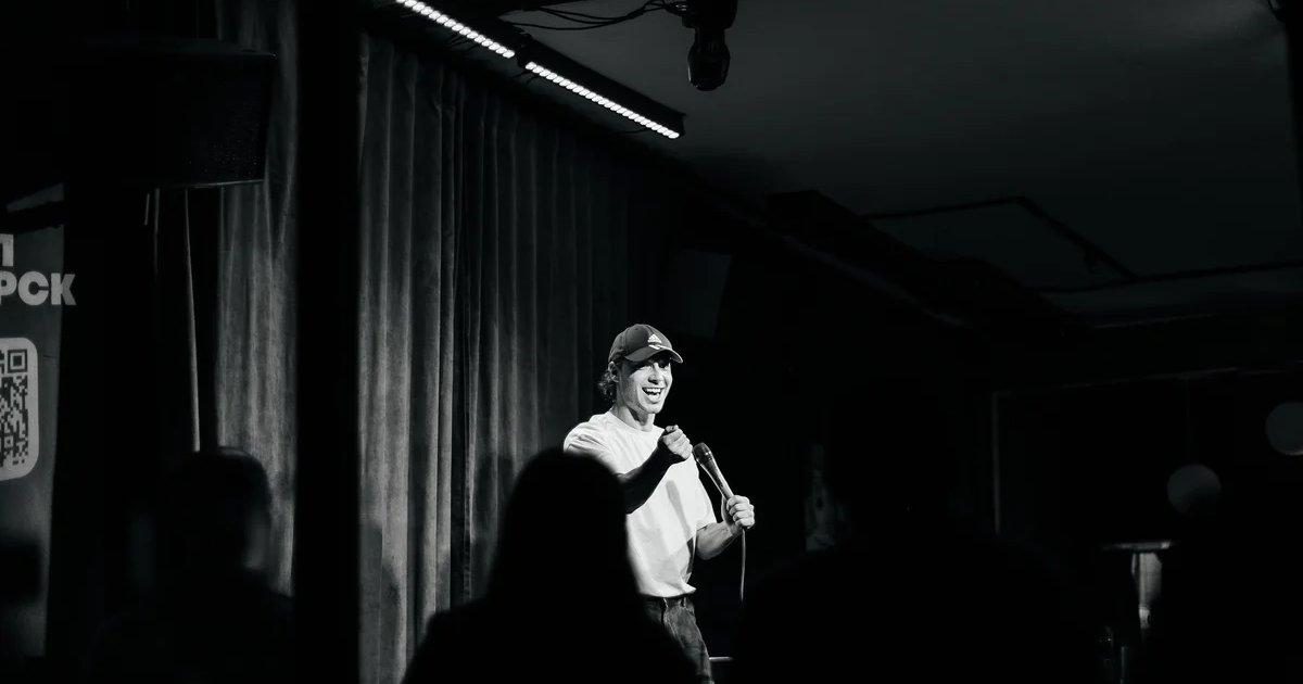 Афиша «Открытый микрофон в StandUp Room»