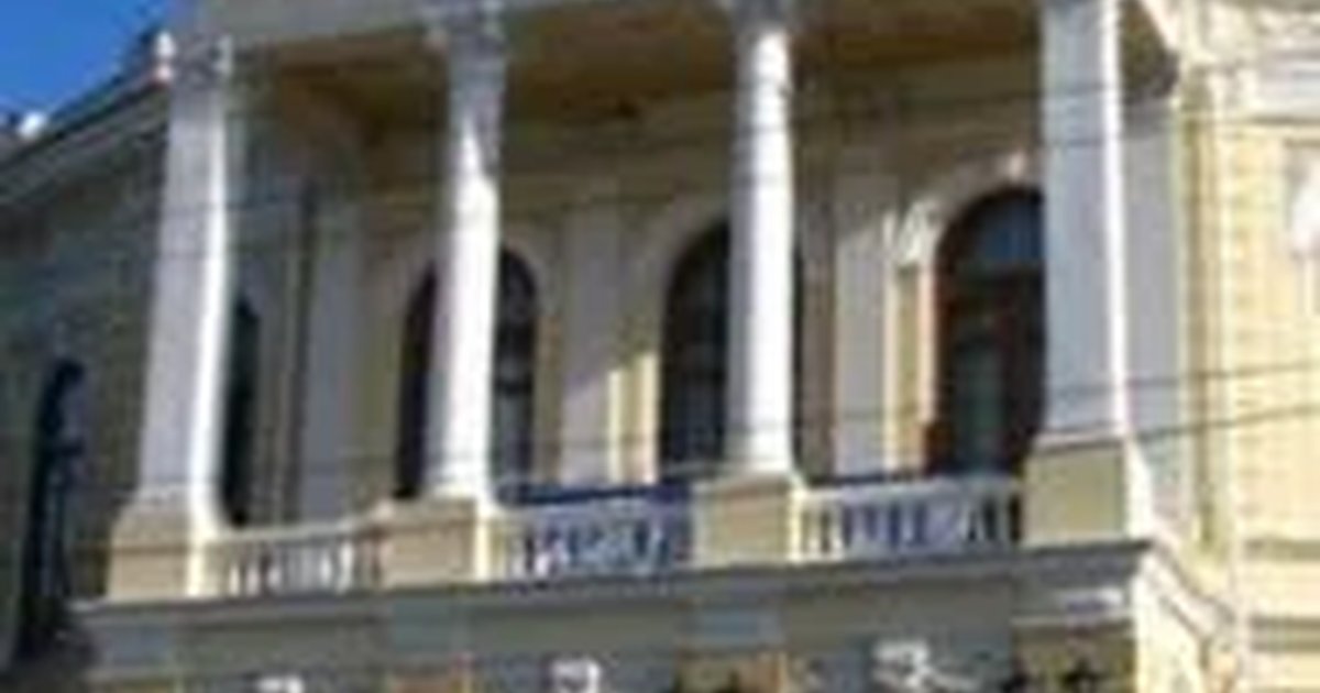Афиша «спектакль "Очень простая история"»