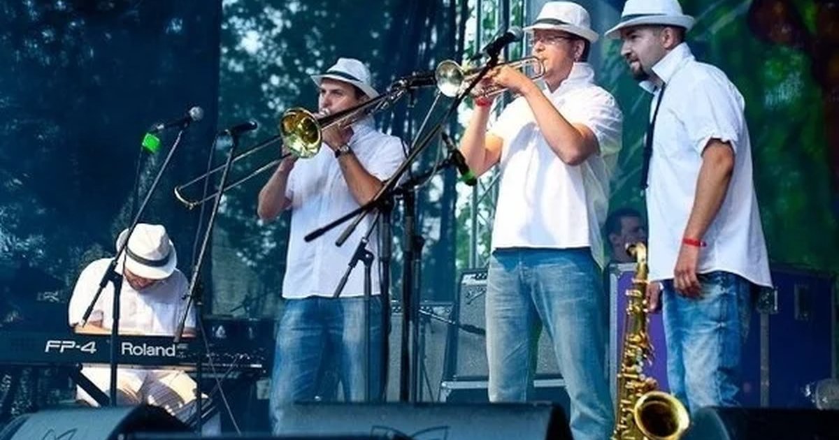 Афиша «Вечер в стиле латино с Muchachos Band»