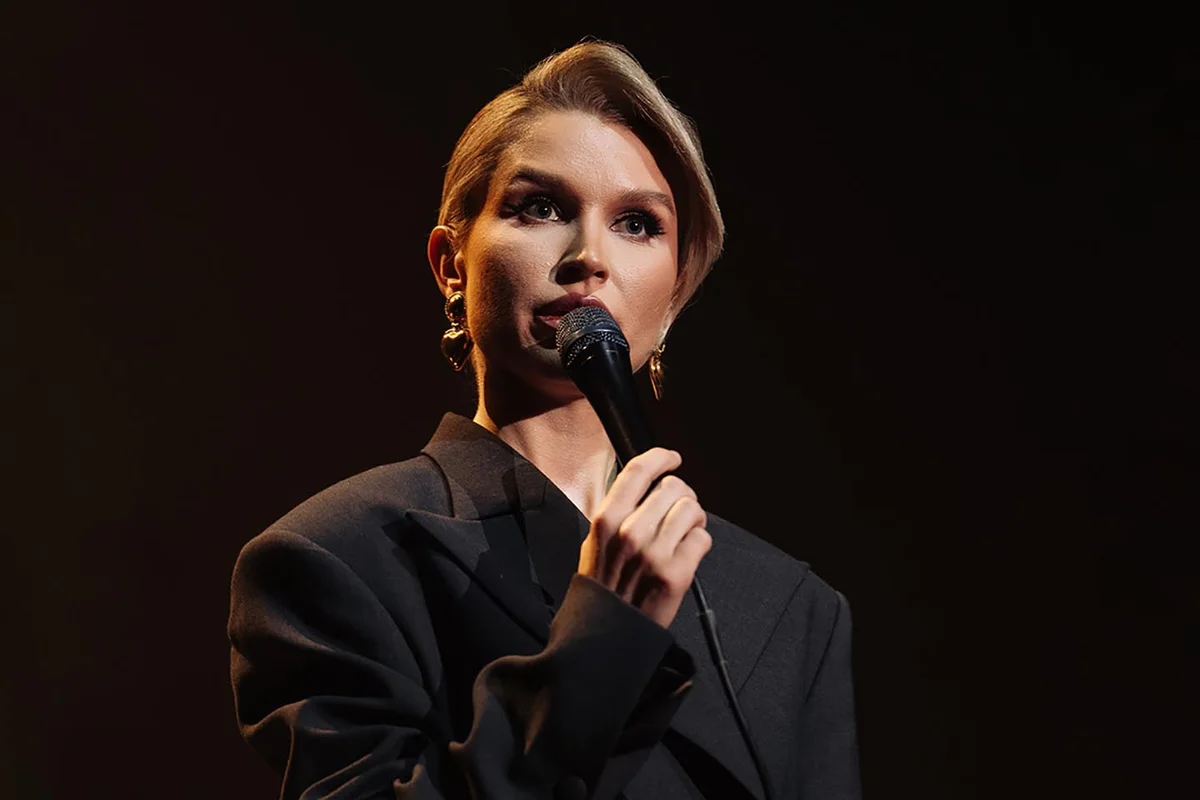 Афиша «Алиса Дударева. StandUp со зрителями»