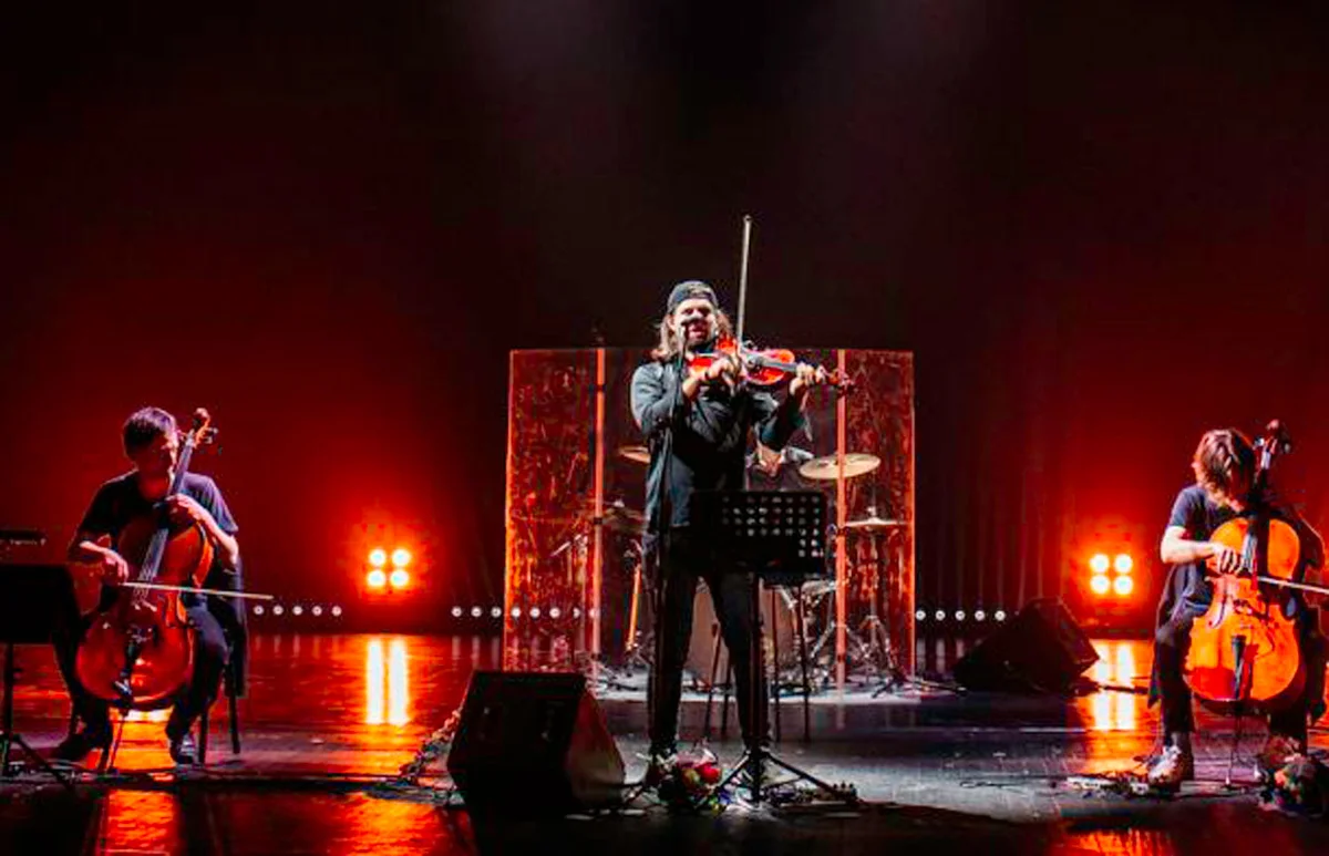 Афиша «ATOMIC CELLOS. МИРОВЫЕ РОК-ХИТЫ НА ВИОЛОНЧЕЛЯХ С ВЫХОДОМ НА КРЫШУ»