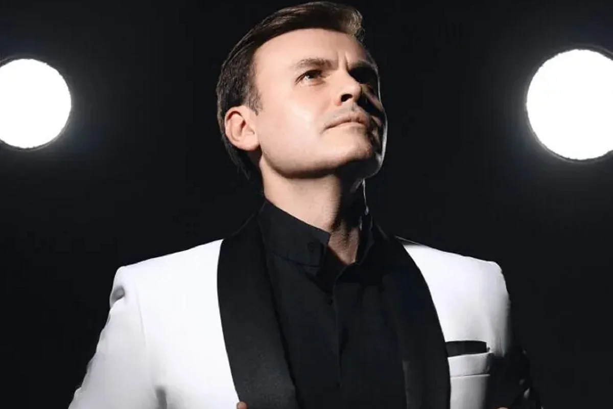 Афиша «Дмитрий Риберо-Феррейра»