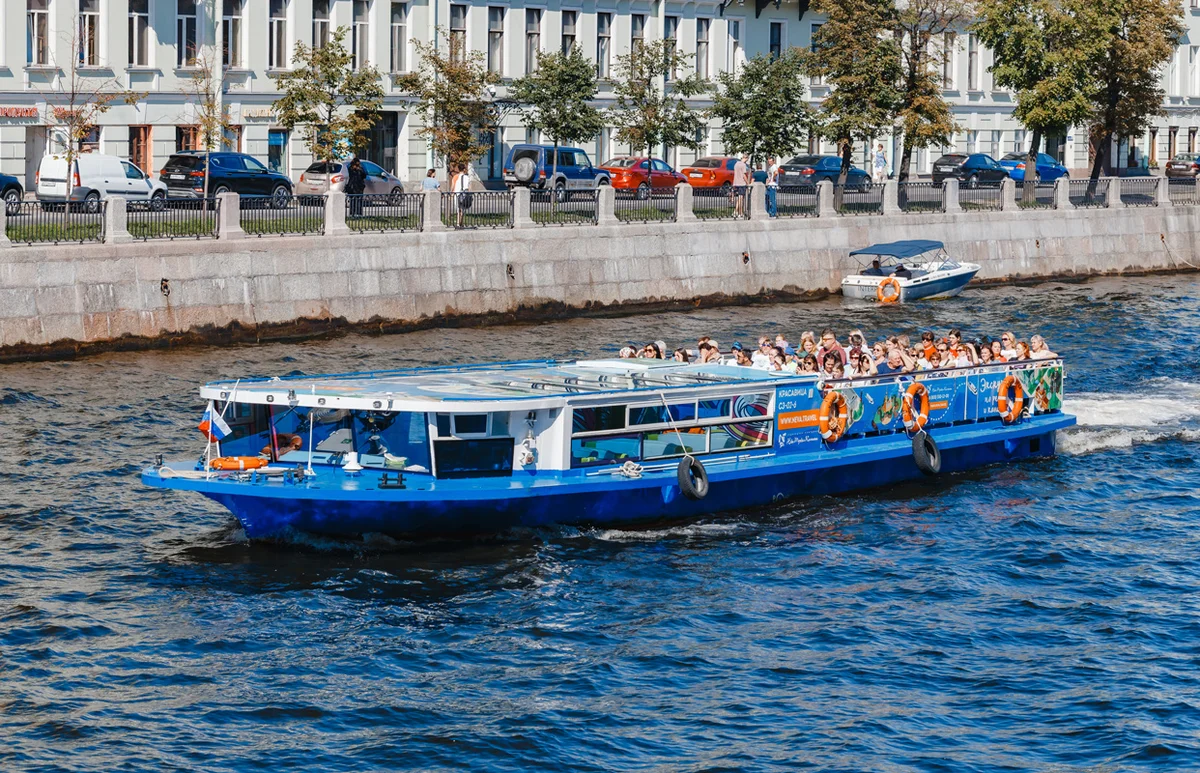 Афиша «Экскурсионная прогулка на однопалубном теплоходе «Северная Венеция»»