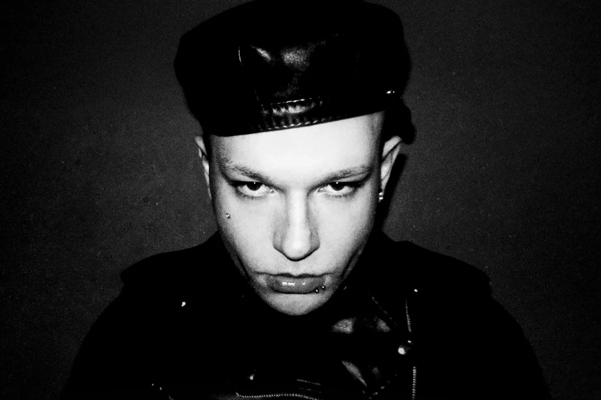 Афиша «Huzzy B»