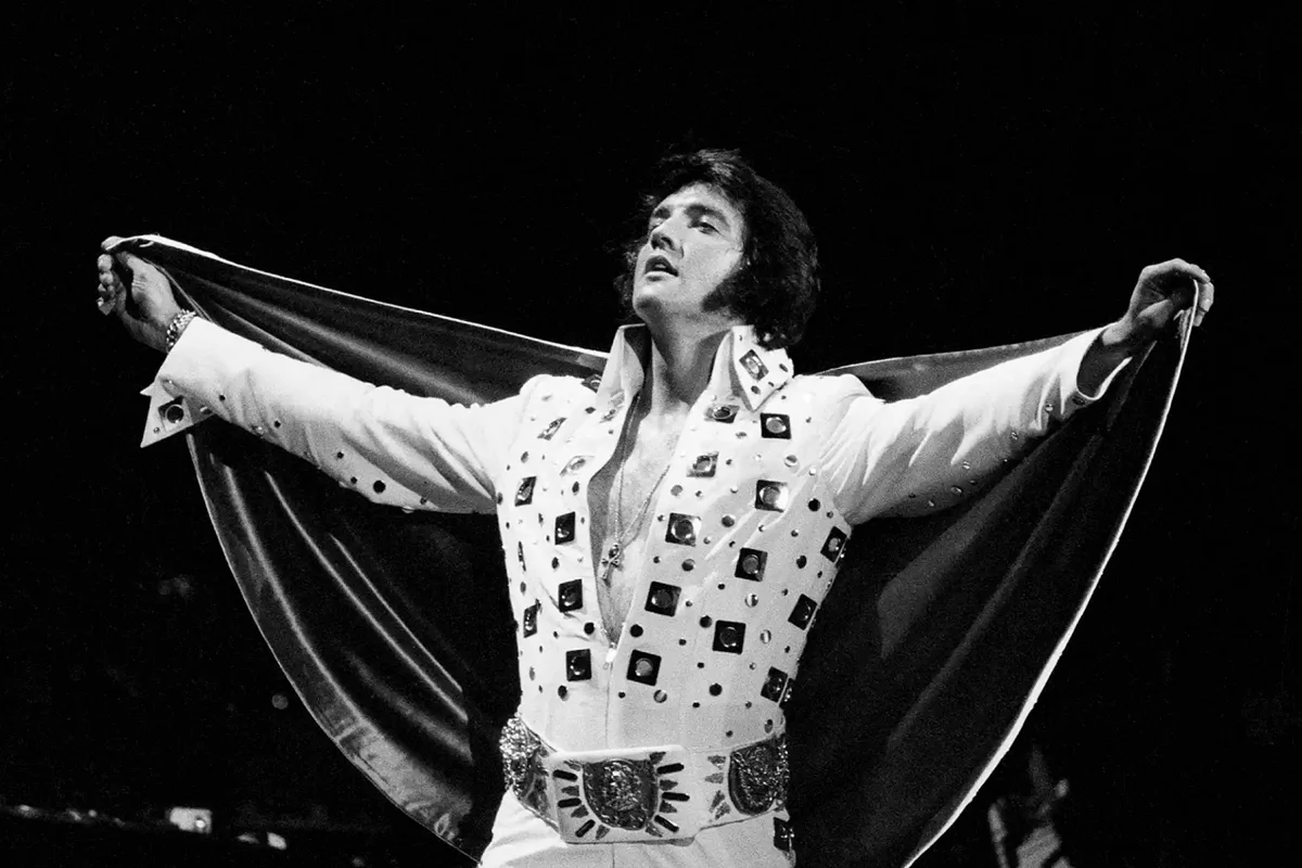 Афиша «МАГИЯ СВЕЧЕЙ. «Elvis Presley Tribute» в Оранжерее»