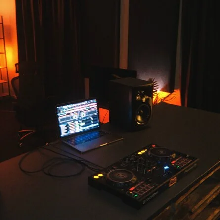 Афиша «Мастер класс dj school»