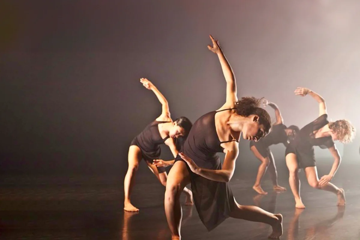 Афиша «Мастер-класс по contemporary dance»