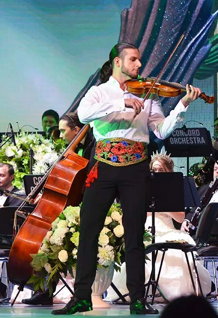 Афиша «Новогоднее шоу "Белоснежный бал Иоганна Штрауса" CONCORD ORCHESTRA»