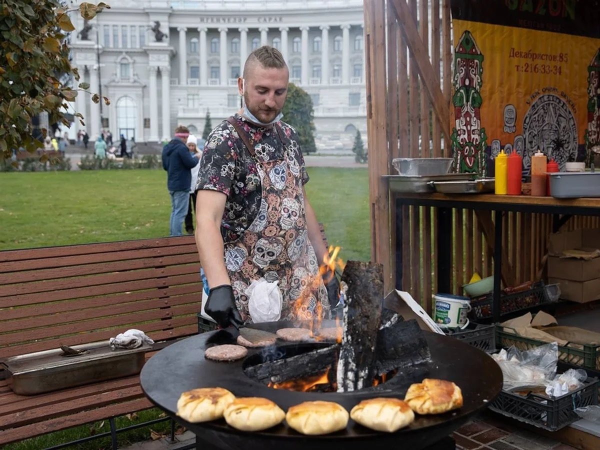 Афиша «Вкусы Казани х Кремлёвская набережная»