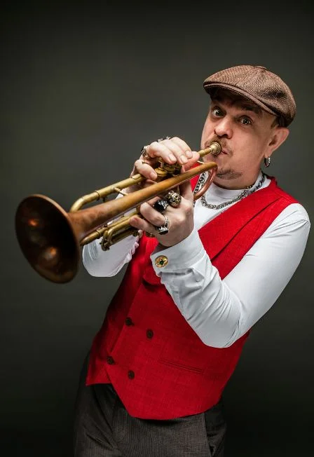 Афиша «Вова Чё Морале и Sweet Hot Jazz Band на сцене Noisy River»
